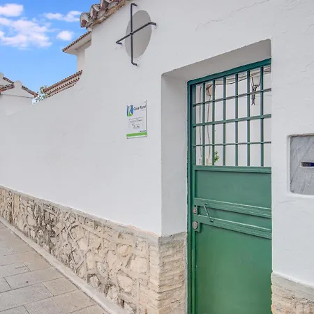 Сasa de vacaciones -iponubahomes- Centrica Casa Con Jardin Y Chimenea