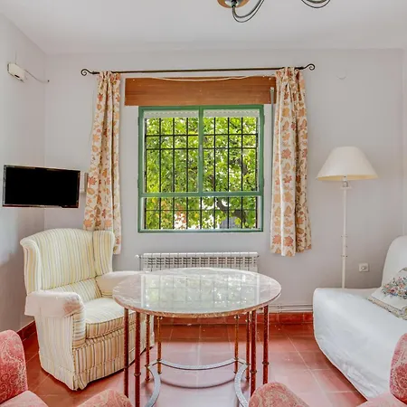 Сasa de vacaciones -iponubahomes- Centrica Casa Con Jardin Y Chimenea