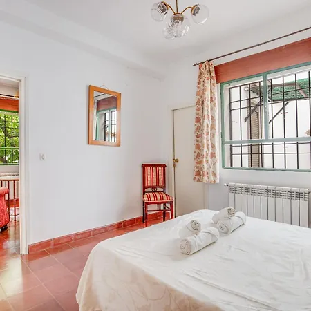 Сasa de vacaciones -iponubahomes- Centrica Casa Con Jardin Y Chimenea