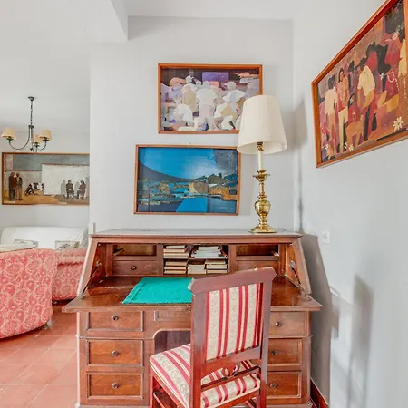 Сasa de vacaciones -iponubahomes- Centrica Casa Con Jardin Y Chimenea